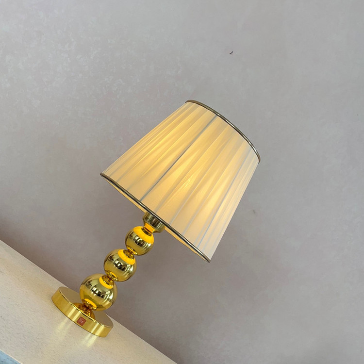 آباژور رومیزی مدل NHM -678GOLD- 28